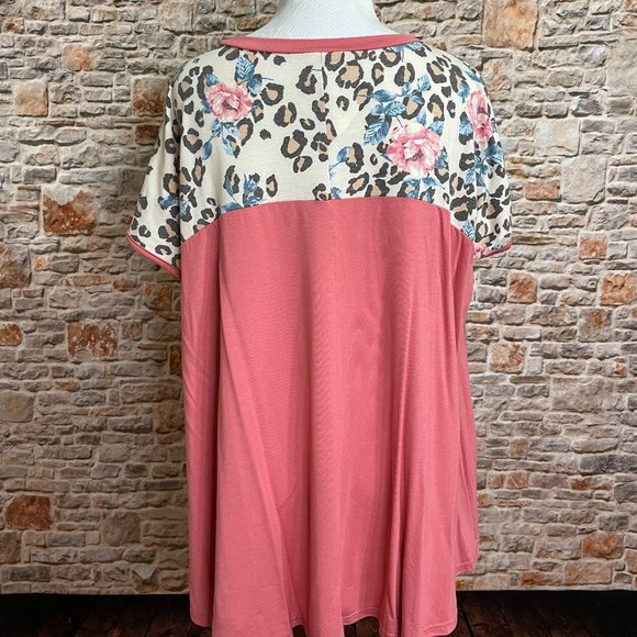 NWT Mauve Colorblock Top - Picture 5 of 6